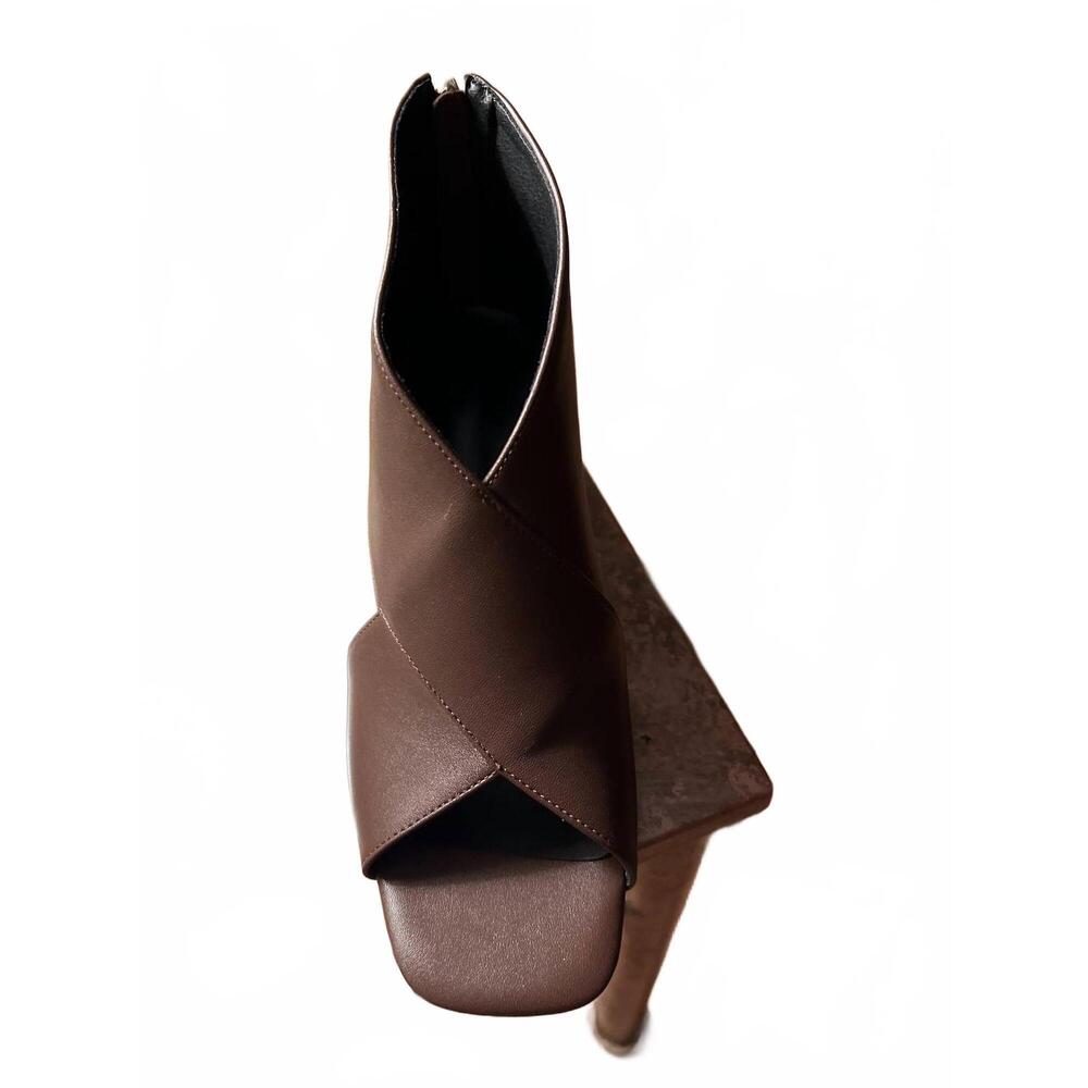 NEW LEHOOR women's chunky heel side cut-out ankle boots in dark brown